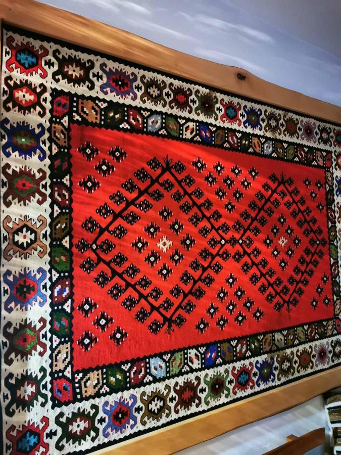 Golemi Kamik Pirot Vlasi Eksteriør bilde